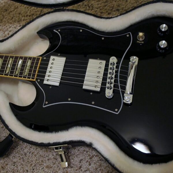 Gibson USA SG Standard Electric Guitar, Ebony - Chrome Hardware