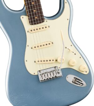 Fender American Ultra Luxe Vintage '60s Stratocaster – Rosewood, Ice Blue Metallic Bundle