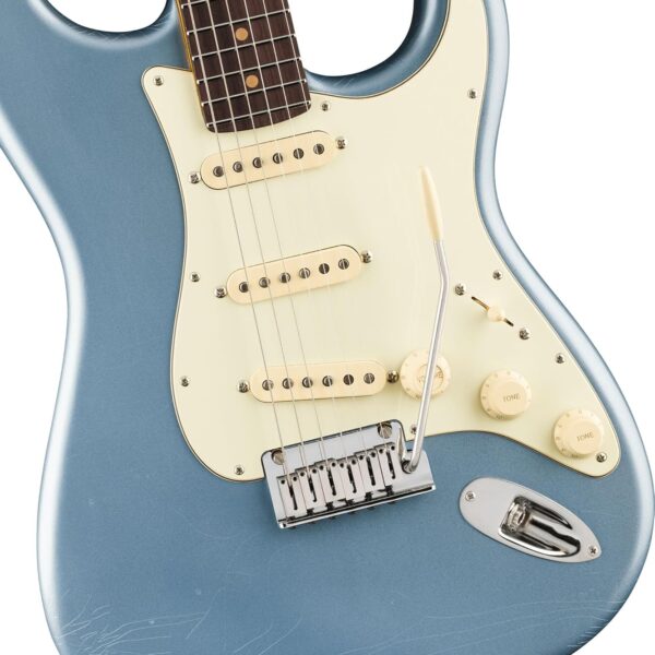 Fender American Ultra Luxe Vintage '60s Stratocaster – Rosewood, Ice Blue Metallic Bundle